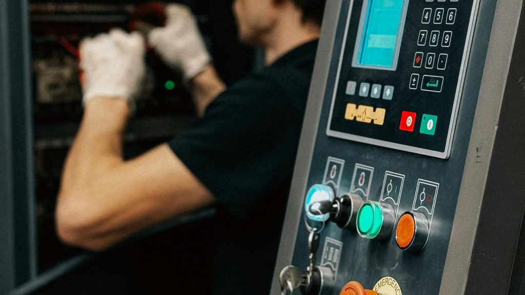 Que revisar antes de invertir en nueva tecnologia de equipamiento comercial 1024x576